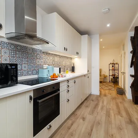 Whome | Sao Vicente Deluxe Daire